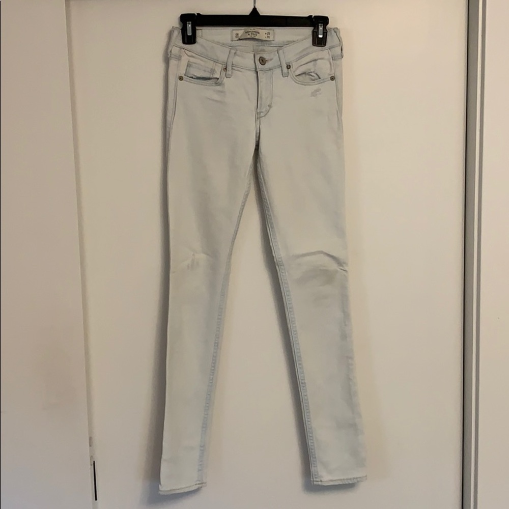 Abercrombie Skinny Light Wash Mid-Rise Jeans